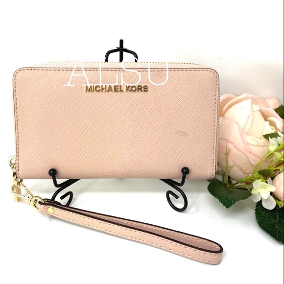 Michael Kors Handbags - Michael Kors Flat MF Phone Case Wallet Ballet W